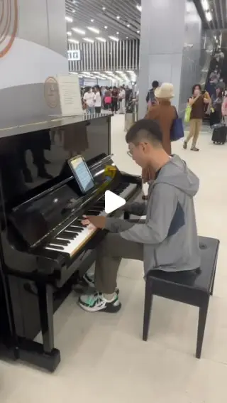 小小戀歌－台鐵台南站公共鋼琴演奏